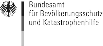 Logo des Bundesamtes für Bevölkerungsschutz und Katastrophenhilfe mit schwarzem Adlersymbol und deutschem Text auf weißem Hintergrund.